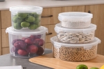 What are the characteristics of food storage containers